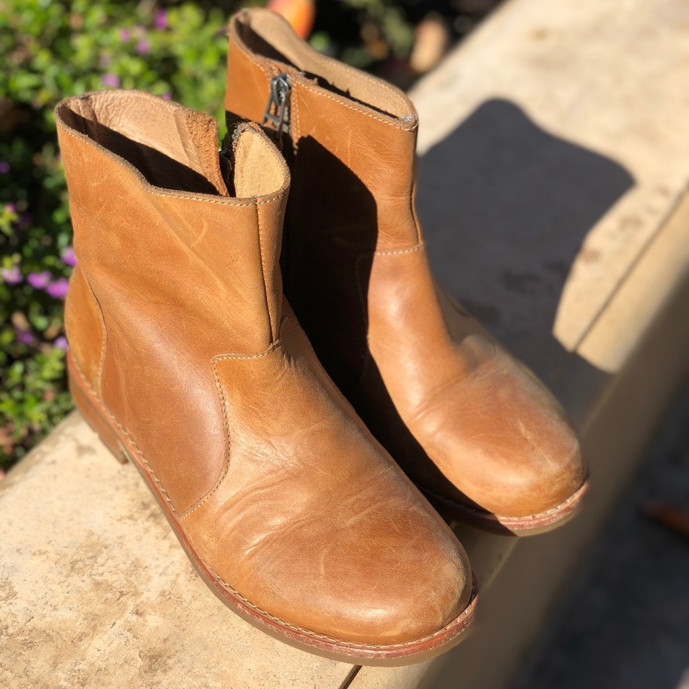 Olukai Women's Ankle Boots (Size 6)
